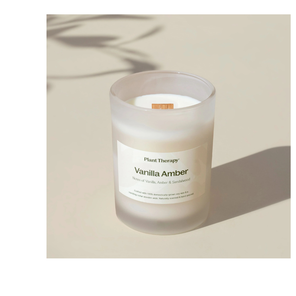 VANILLA AMBER NATURALLY SCENTED CANDLE