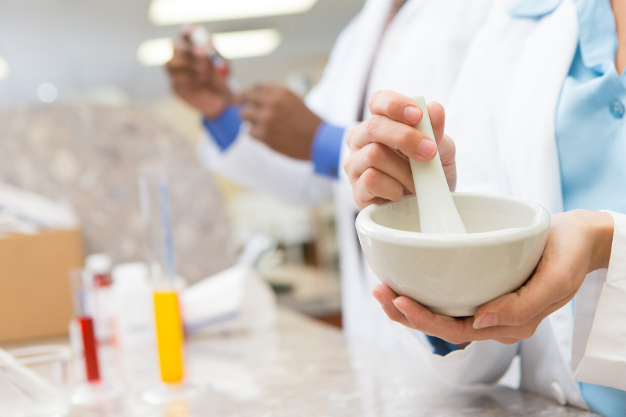 Compounded Medications vs. Commercial Drugs: When to Choose a Personalized Approach