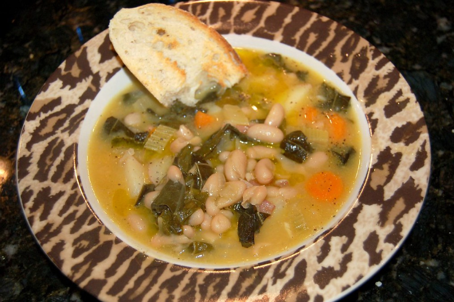 Healthy Tuscan Bean Soup Recipe: A Comforting, Plant-Based Winter Favorite