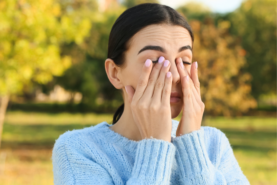 Natural Remedies for Fall Allergies: How to Relieve Ragweed, Mold & Dust Symptoms Naturally