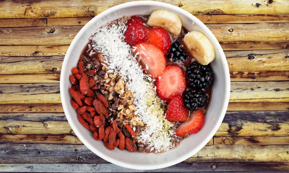 an acai bowl packed with fiber