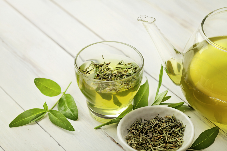 8 Reasons to Drink Green Tea