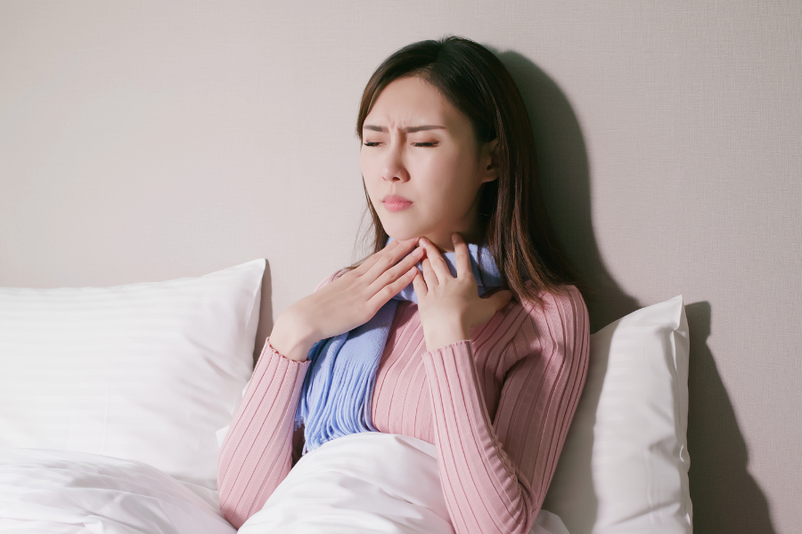 8 Ways to Soothe A Sore Throat Fast